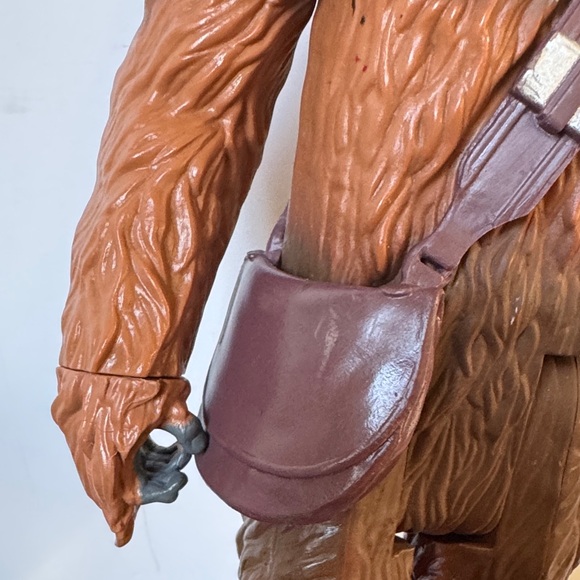 Hasbro Star Wars The Force Awakens 13-inch Chewbacca action figure - Picture 4 of 14